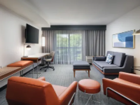 コートヤード バイ マリオット キングストン アルスターのホテル