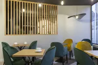 Logis Hotel du Maine - พร้อมอาหารเช้า