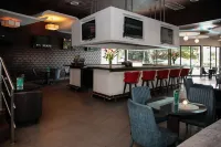 Plaza Paitilla Inn - bars