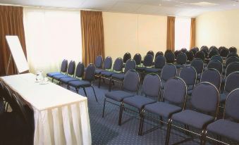 Ventura Inn & Suites Hamilton