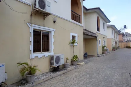 Aes Luxury Apartments