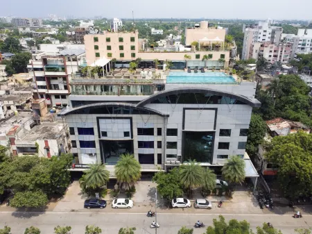 The Nagpur Ashok Отели рядом с достопримечательностью «Ramtek Fort Temple»