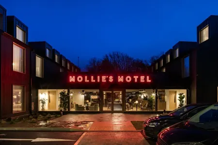 Mollie's Motel and Diner Отели в г. Фарингдон
