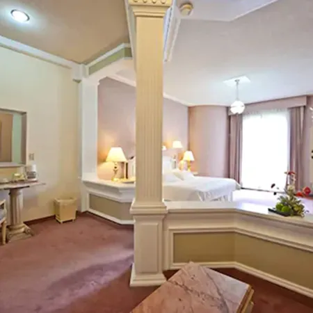 Alameda Grand
