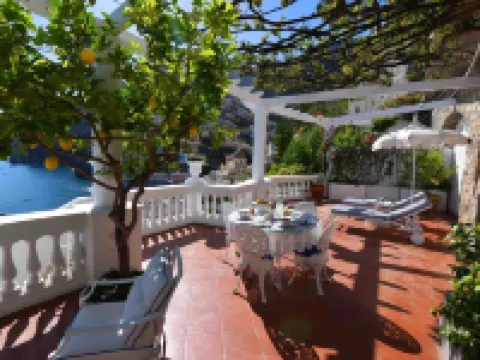 วิลล่าโบแอม เอ็กซ์คลูซีฟ ลักเชอรี่สวีทส์ โรงแรมในโพสิตาโน่