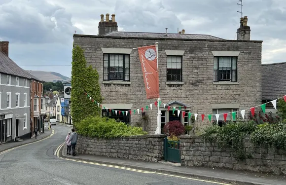 曼諾爾豪斯里辛酒店