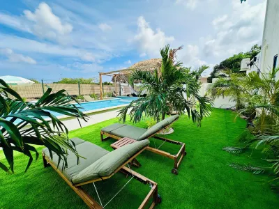 Vistalmar Ocean Suites Hoteles cerca de Aruba Walking Tours