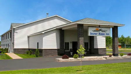 Jasper Ridge Inn Ishpeming Отели в г. Негауни