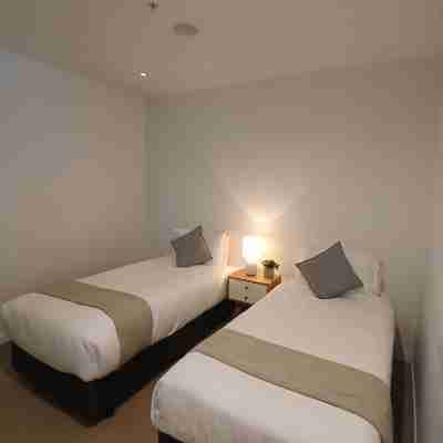 Readyset Apartments at Midtown Rooms