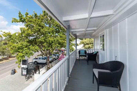 The Old Oak Boutique Hotel