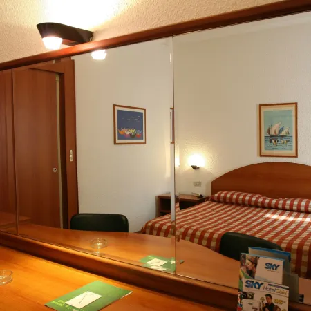 Golf Hotel Отели в г. Лайнате