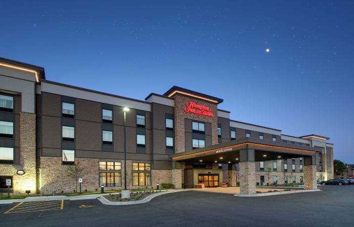 Hampton Inn & Suites Milwaukee West