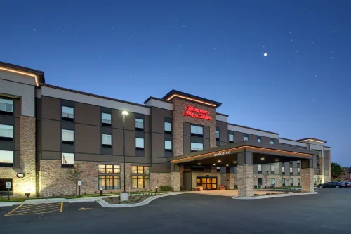 Hampton Inn & Suites Milwaukee West Hotels in West Allis