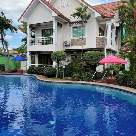 Sir Nico Guesthouse and Resort