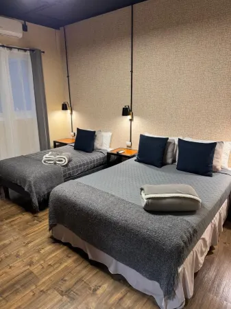 Tinka Отели рядом с достопримечательностью «Constitution Place»