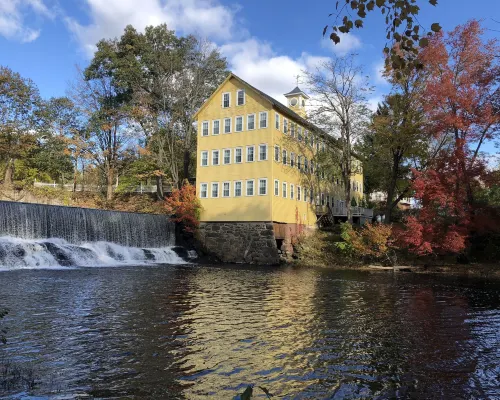 Old Mill Inn Hotels in Hampshire County
