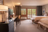 The Lodge at Riverside