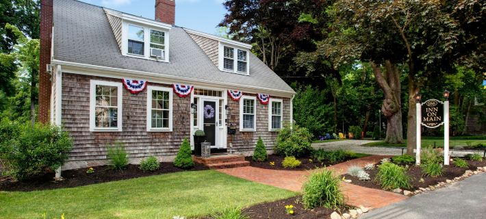 Inn on Main Hotels in Barnstable County