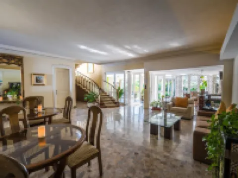 聖卡洛斯酒店 危地馬拉市酒店