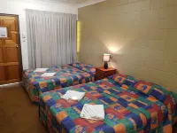 Commercial Hotel فنادق في تشارترز تاورز