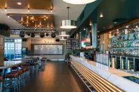 Port Lincoln Hotel - bars