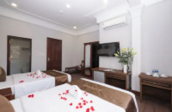 Jade Hotel