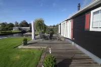 Chalet Park Kroondomein Giethoorn Hotels in De Bult