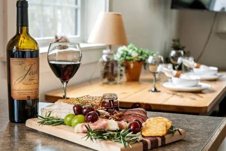 Grill w/Fire Pit - 10 Min Walk to Boat Launch