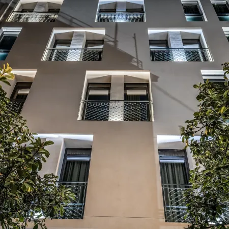 Urban Nest - Suites & Apartments