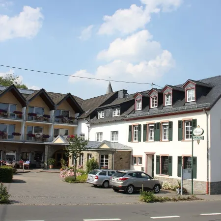 Landhaus Schend Отели в г. Иммерат