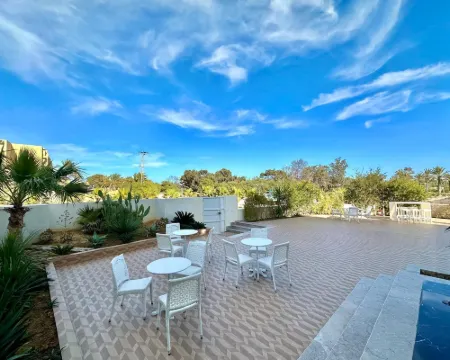 Gammarth Touristique Piscine Commune Bord de Mer Hotels in Gammarth