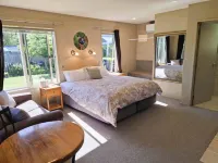 Blue Ridge Studios and Bed & Breakfast