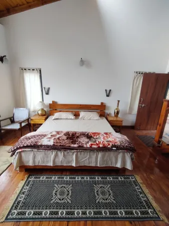 Oakakhi Stays, Private Room Отели рядом с достопримечательностью «Golu Devta temple»