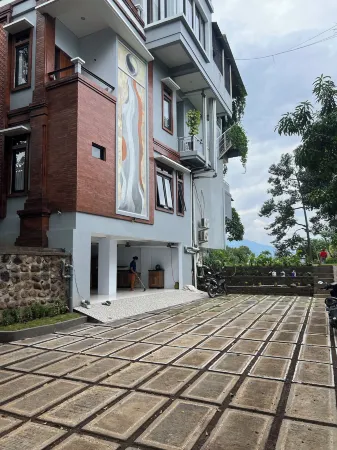 Mandhasativa Homestay Отели рядом с достопримечательностью «Git Git Wsterfall»