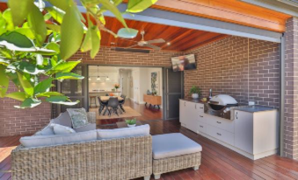 Indulge Luxury Homes - Dockside Marina - Housity