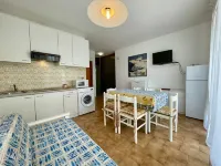 Flat 180 Metres from the Beach - Huoneistot