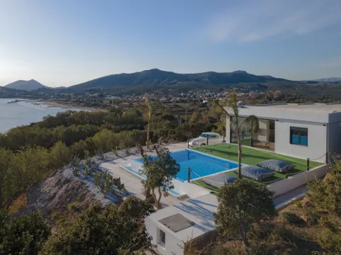 Sounio Black Villa