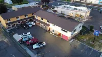 Townhouse Inn & Suites - Parkplatz