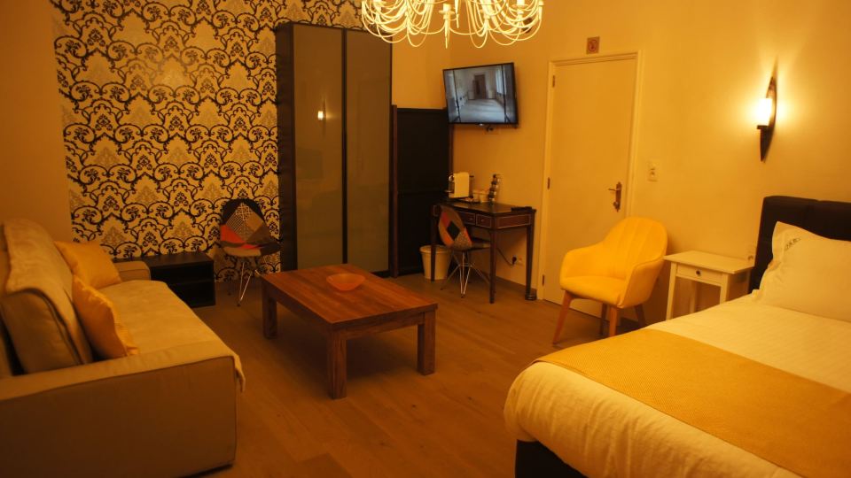 J and R Brussels City Apartment