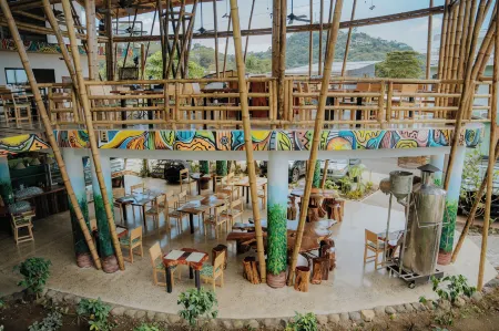 Bonding Coffee Roaster Café & Hotel Отели в г. Кепос