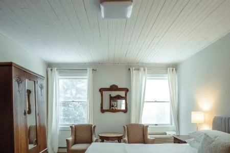South Landing Inn