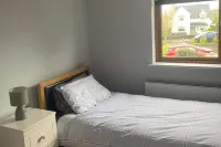 3 Bedroom House-Sleeps 5-Garden-Parking-Dromahaire - Wifi