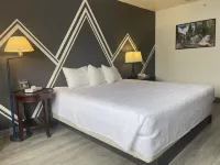 The Junction Hotel and Hostel