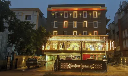 Hotel Palace inn Отели в г. Западный Дели