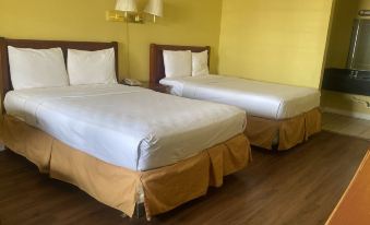 Evergreen Plaza Inn