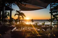 Miramar Surfcamp Hotels in El Transito