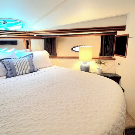 Dockside Boat & Bed Long Beach