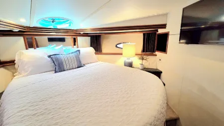 Dockside Boat & Bed Long Beach Отели рядом с достопримечательностью «Нейплс»
