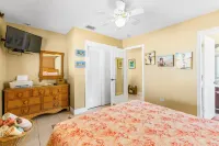 Keys Elegant - Key Colony Single Family. Private Pool, Hot Tub, Dock.