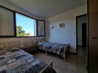 Macinaggio, 100m2 apartment, 2 terraces, close to shops and sea.